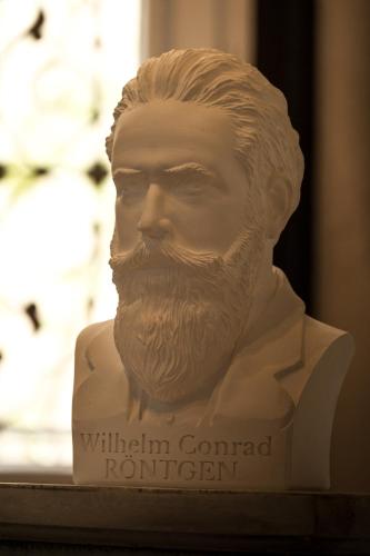 a bust of a man with a beard at Hotel Mühlental in Wernigerode