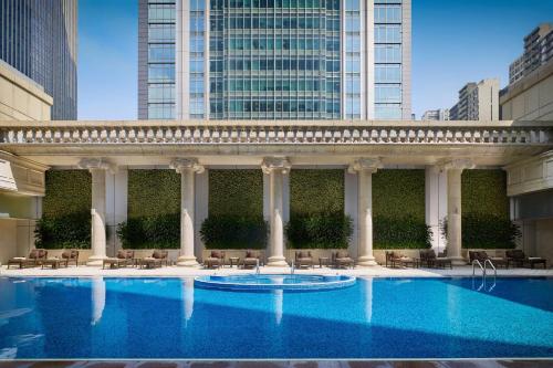 Bazén v ubytování The Ritz-Carlton, Guangzhou nebo v jeho okolí