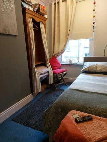 Postel nebo postele na pokoji v ubytování Morecambe Seaside Room