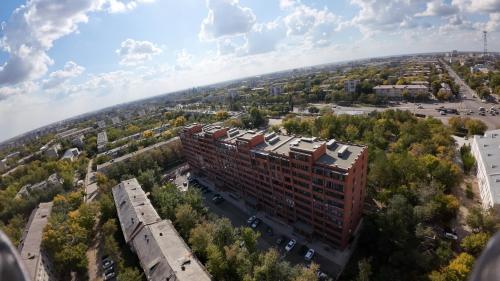 Nespecifikovaný výhled na destinaci Pavlodar nebo výhled na město při pohledu z apartmánu
