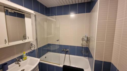 Kamar mandi di Lux Apartman Ava