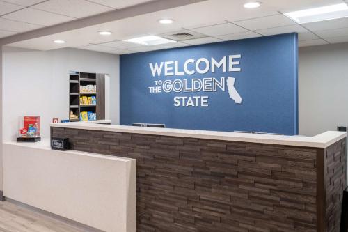 a welcome to the golden state sign on a wall at Hampton Inn & Suites Agoura Hills in Agoura Hills