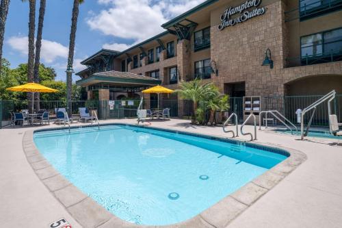 a large swimming pool in front of a hotel at Hampton Inn & Suites Agoura Hills in Agoura Hills