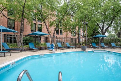 Πισίνα στο ή κοντά στο Hampton Inn Baltimore/White Marsh