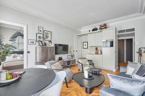 Residense Notre Dame de Paris by Studio prestige