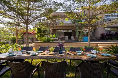 Gallery image of LohonoStays Villa Belmonte in Karjat