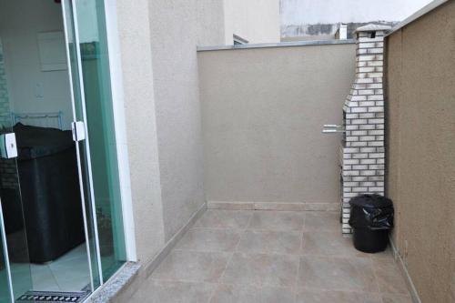 Bilik mandi di Apto com 3 quartos,1 vaga garagem e quintal