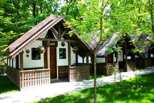 Fotografie z fotogalerie ubytování Cornul Vanatorului Bungalows v destinaci Piteşti