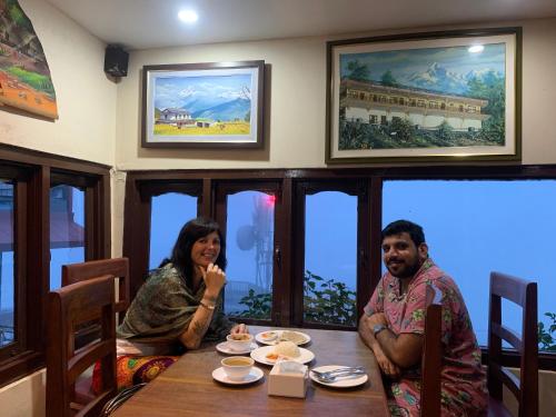 Clientes alojados en Superview Lodge, Best Himalayan Sunrise in Sarangkot