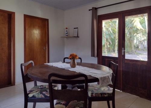 Gambar di galeri bagi Casa em meio a natureza e próxima a praia di Porto Belo