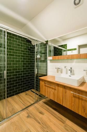 Hársliget Apartmanにあるバスルーム