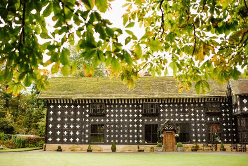 Κήπος έξω από το The Hamlet at Samlesbury Hall
