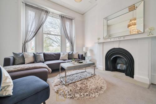 Χώρος καθιστικού στο Lodge Living by Lawsons with Parking
