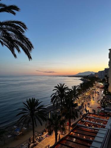 Marbella Beachfront Apartment (434C Skol)