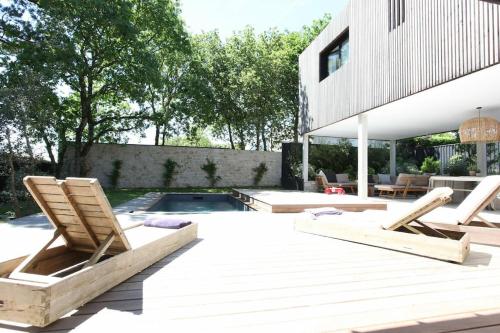 Maison d'architecte décorée avec soin