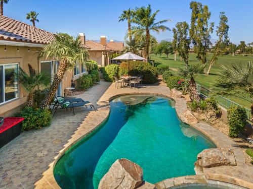 Bazén v ubytování Luxury Living with Unmatched Views - Green Hills nebo v jeho okolí