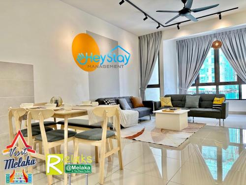 Ruang duduk di Bali Residence Melaka By Heystay Management