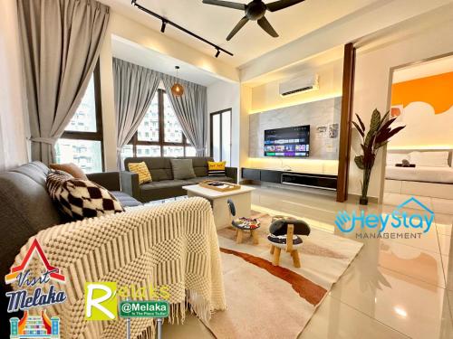 Televisyen dan/atau pusat hiburan di Bali Residence Melaka By Heystay Management