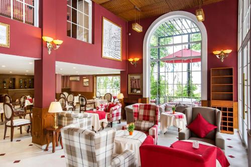 Χώρος καθιστικού στο Hotel L'Odéon Phu My Hung
