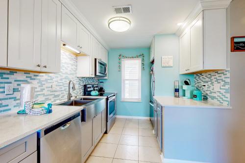 Poolside Villas 303 photo 12