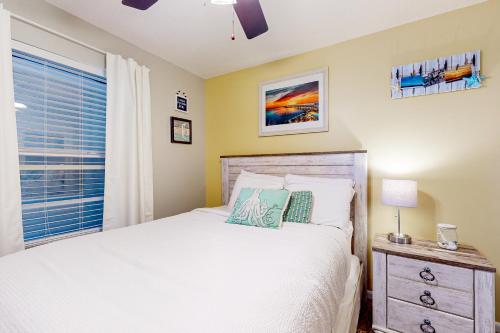 Poolside Villas 303 photo 16