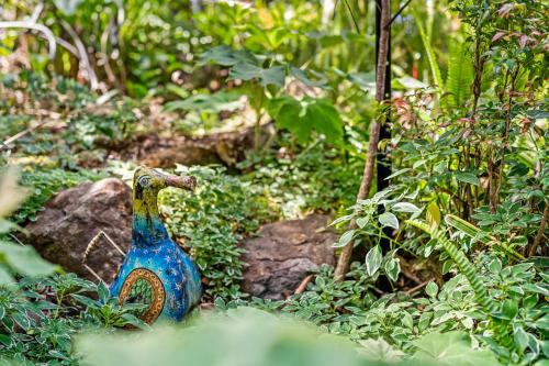 Taman di luar ELEVATA VILLA Luxe Spa Jacuzzi - Wood Fire - Claw Bath - Pet Friendly