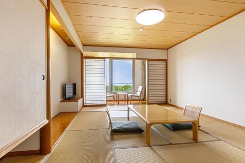 Ruang duduk di KAMENOI HOTEL Aomori Makado