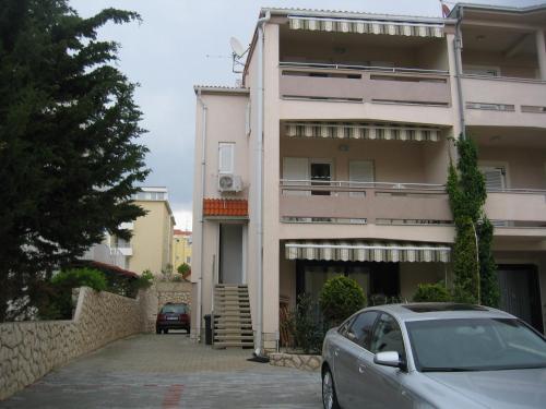 Apartments Mirko Novalja
