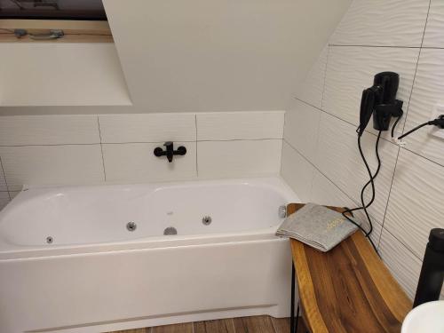 Bilik mandi di Apartmán Tulipán
