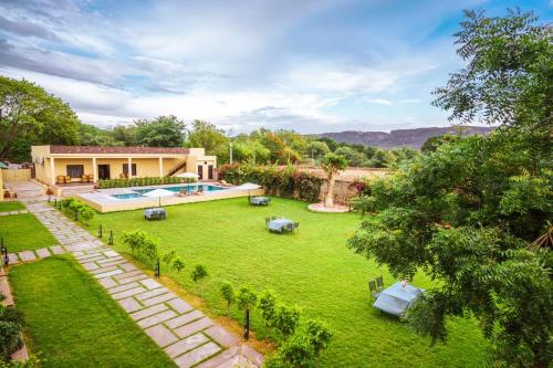 an aerial view of the backyard of a house at RajBagh by Aaryam in Sawāi Mādhopur