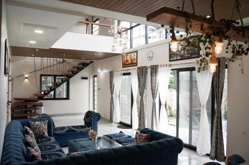 Χώρος καθιστικού στο Tulip Villa