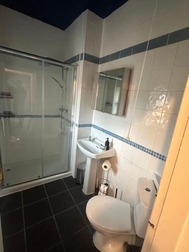 Bilik mandi di Broomfield Place