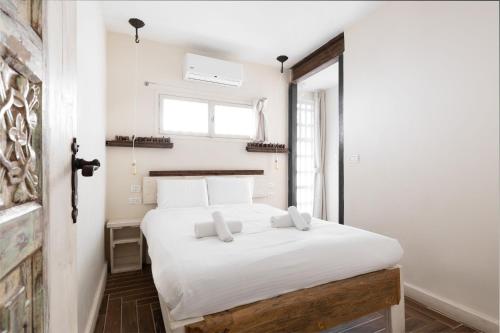 Radiant 2BR Apt 5 Min Walk from Beach in Tel Aviv with Shelter by Sea N' Rent