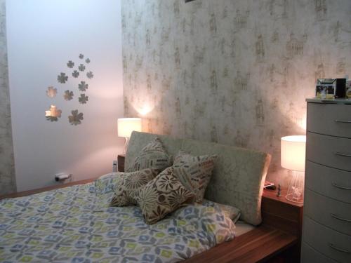 En eller flere senge i et værelse på Chalet Siwar resort, pool, wifi, sea view, electricity 247, 2 bedrooms, 87sqm