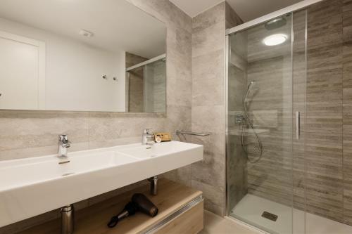Luxurious 2 bedroom apartment close to the beach in Estepona