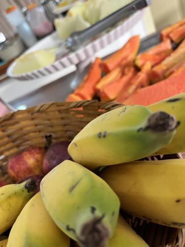 Makanan di atau berdekatan hotel