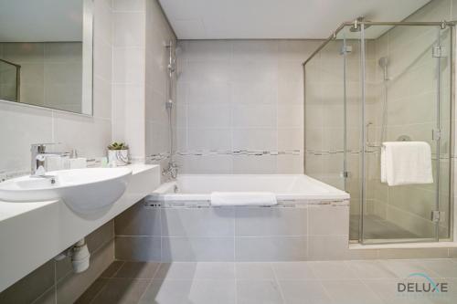 Koupelna v ubytování Elegant 1BR at Montrose Residence B Al Barsha South by Deluxe Holiday Homes
