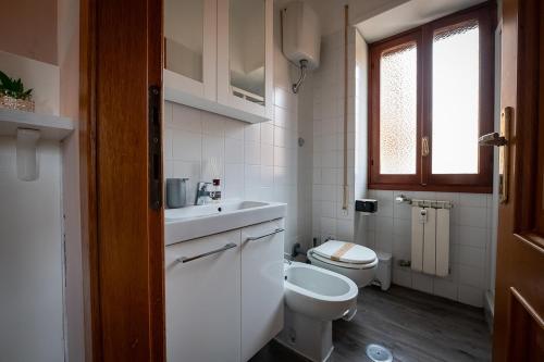 Ένα μπάνιο στο St Peter's Boutique Roma