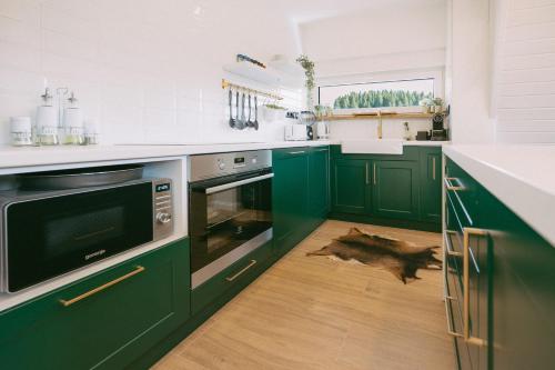 Una cocina o zona de cocina en Euphoria - luxury villa