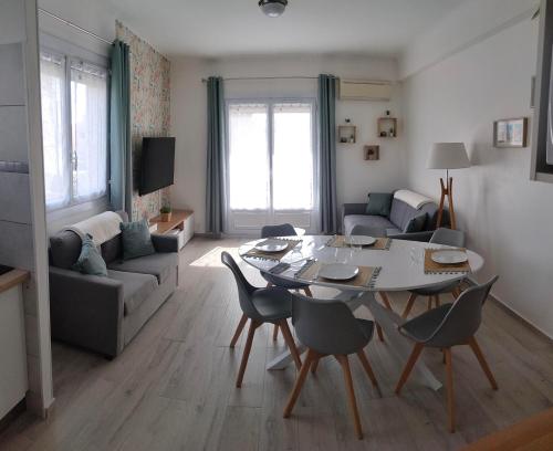 A 2 pas de la plage et de la base nature