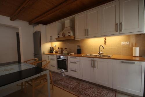 Gallery image of Anemos Villa in Himare