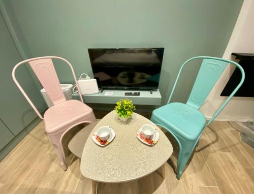 Crystal Studio-downtown escape-Navarinou square
