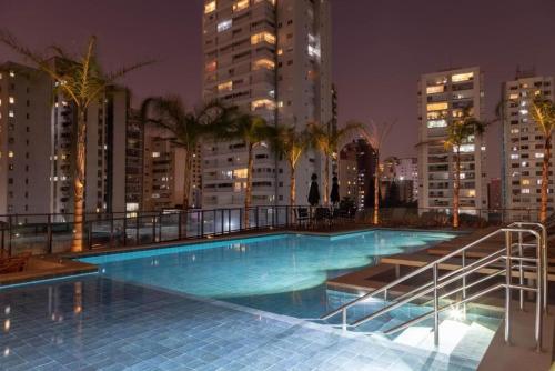 A piscina em ou perto de Apartamento na paulista (com garagem)