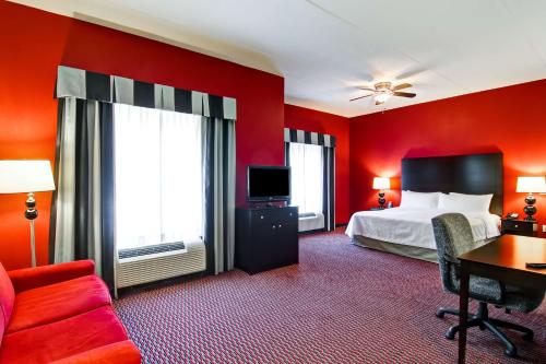 Postel nebo postele na pokoji v ubytování Homewood Suites by Hilton Leesburg