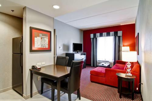 TV a/nebo společenská místnost v ubytování Homewood Suites by Hilton Leesburg