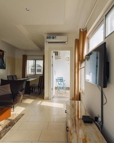 Μια τηλεόραση ή/και κέντρο ψυχαγωγίας στο The Avery Apartments, Dzorwulu