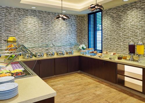 Jídlo v hotelu nebo okolí