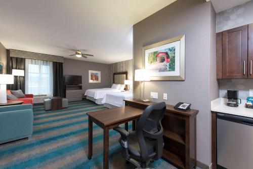Kuchyň nebo kuchyňský kout v ubytování Homewood Suites by Hilton Cleveland/Sheffield