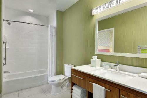 Koupelna v ubytování Home2 Suites by Hilton Cartersville