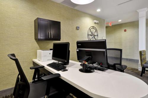 an office with a desk with a computer on it at Homewood Suites By Hilton Augusta Gordon Highway in Augusta